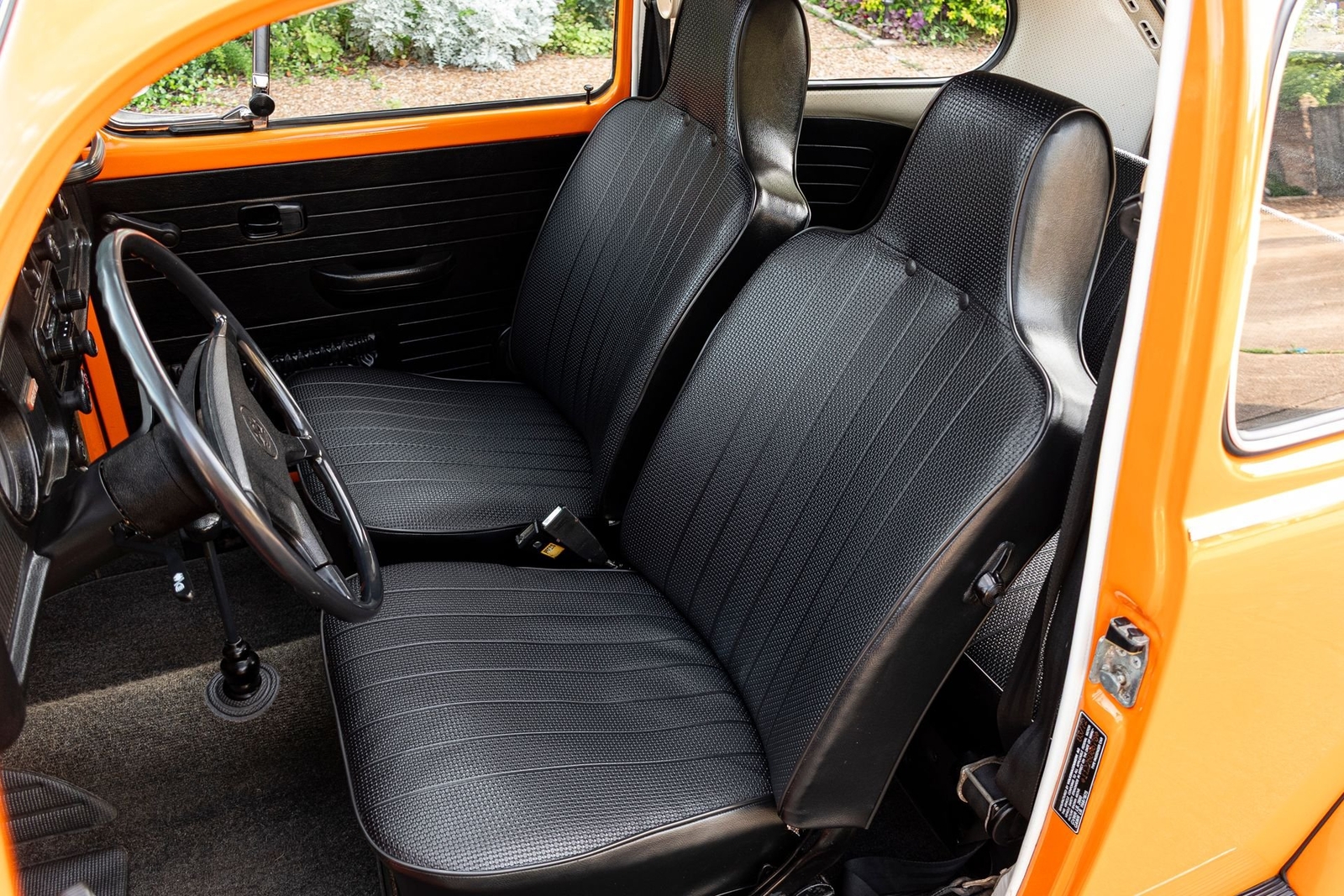 Volkswagen-Beetle-Classic-1972-Coupe-17