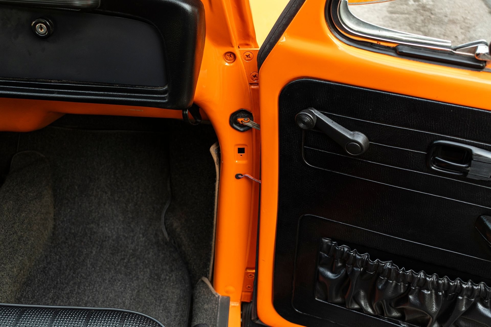 Volkswagen-Beetle-Classic-1972-Coupe-33