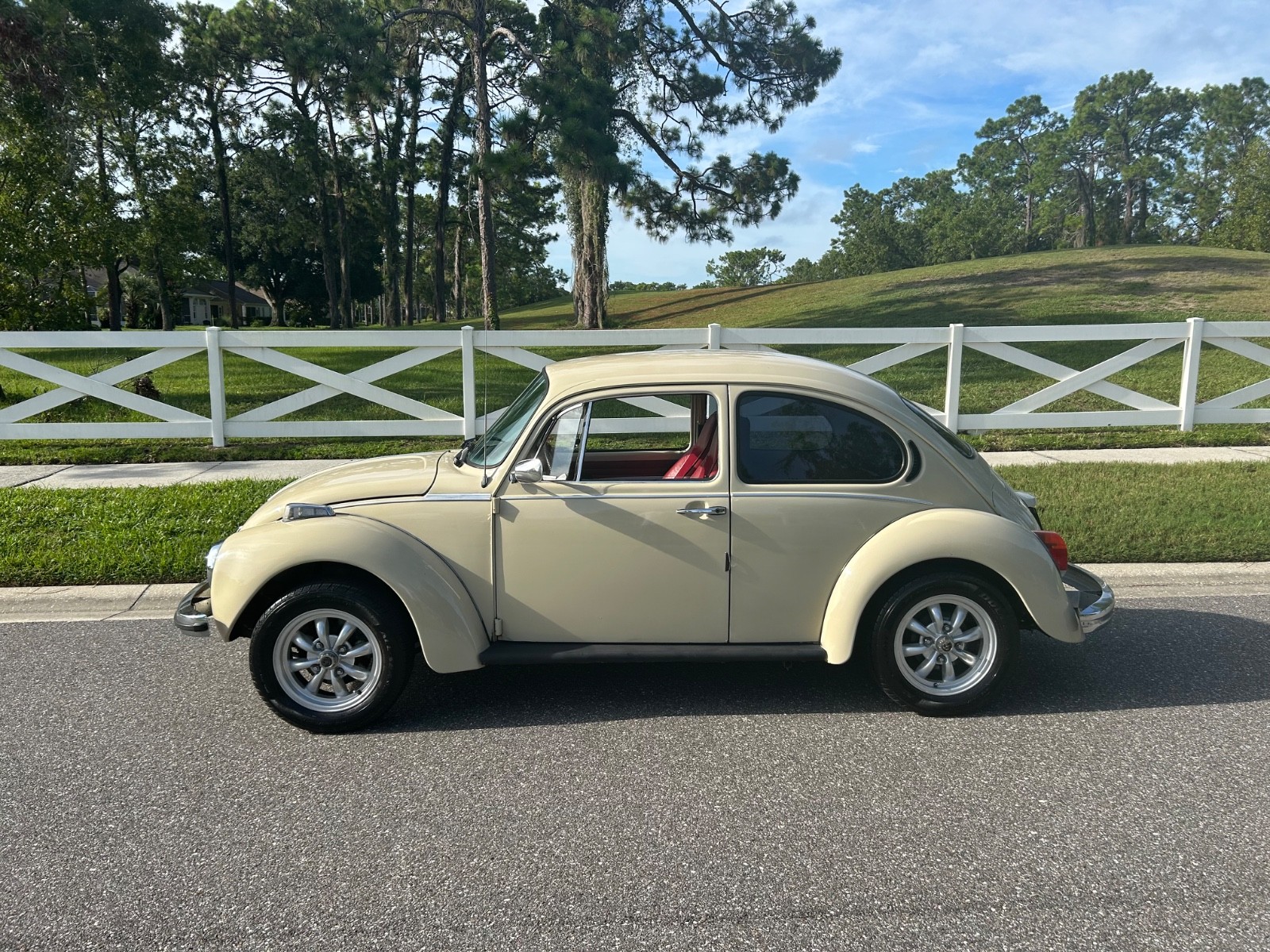 Volkswagen-Beetle-Classic-1973-Coupe-1