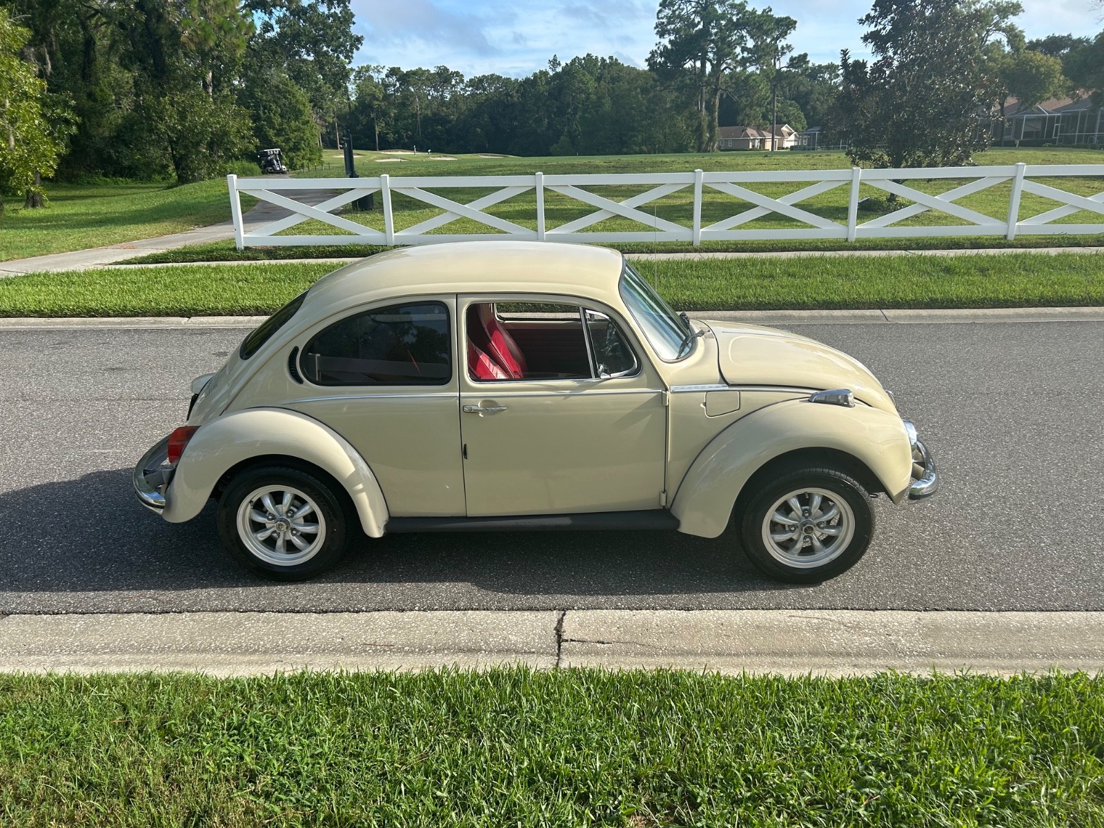 Volkswagen-Beetle-Classic-1973-Coupe-11