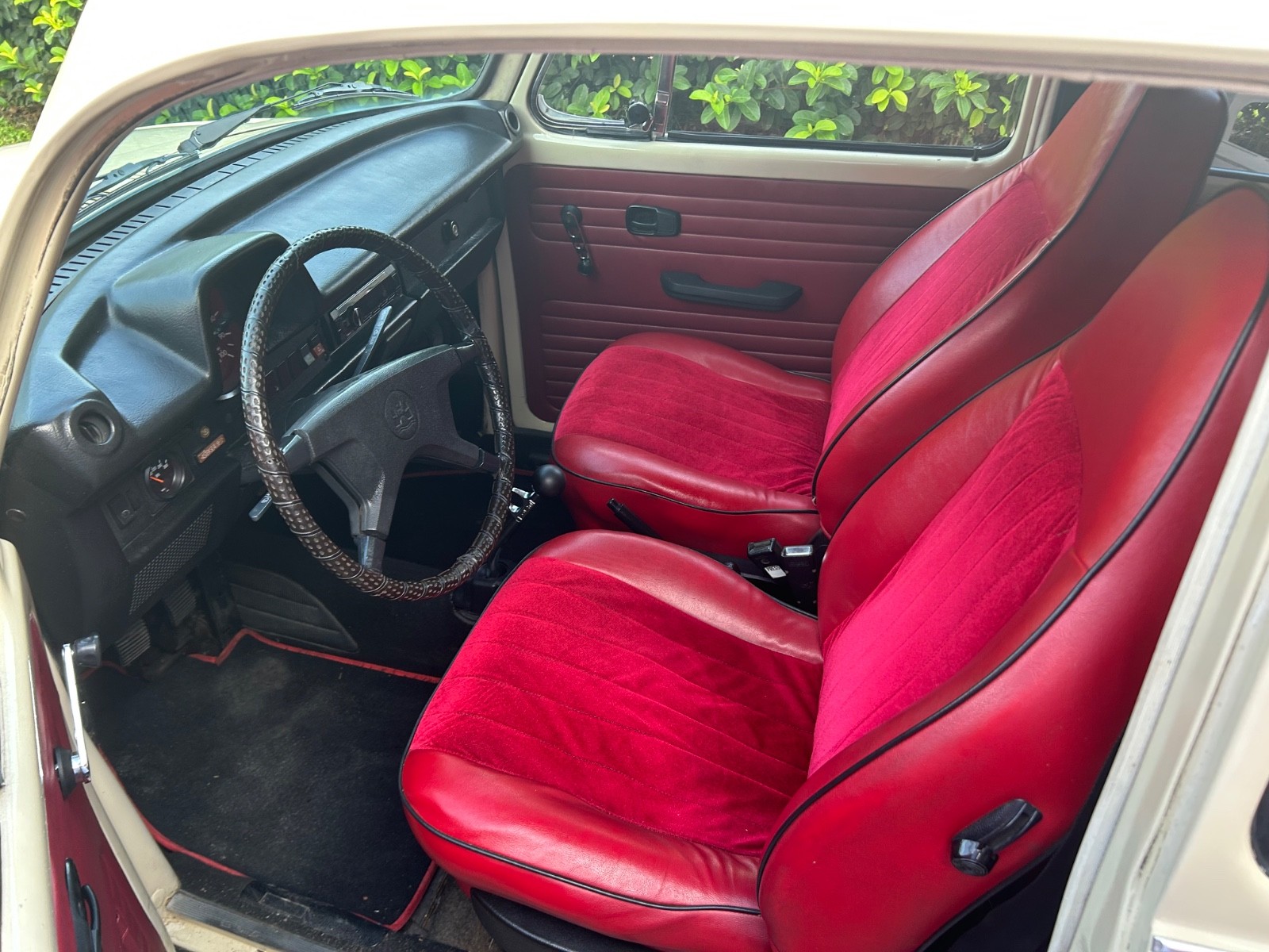 Volkswagen-Beetle-Classic-1973-Coupe-5