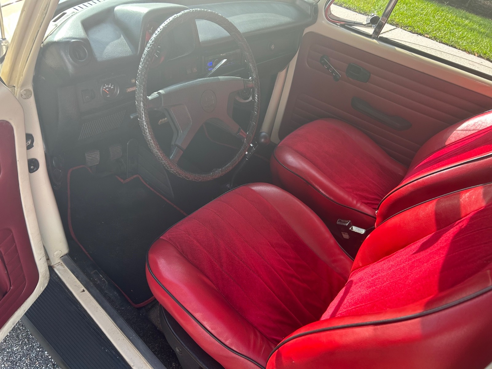 Volkswagen-Beetle-Classic-1973-Coupe-7