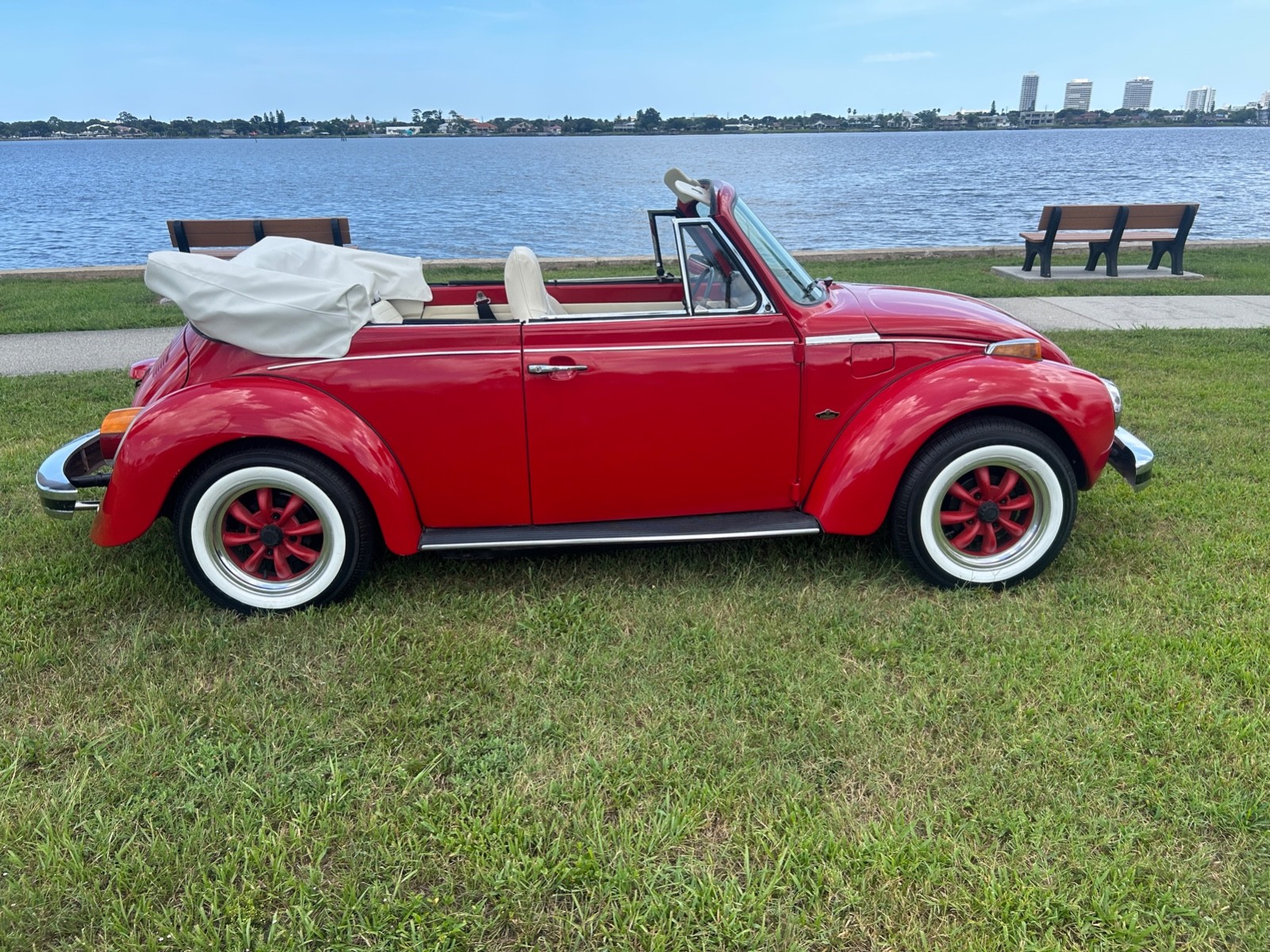 Volkswagen-Beetle-Classic-1974-Convertible-4