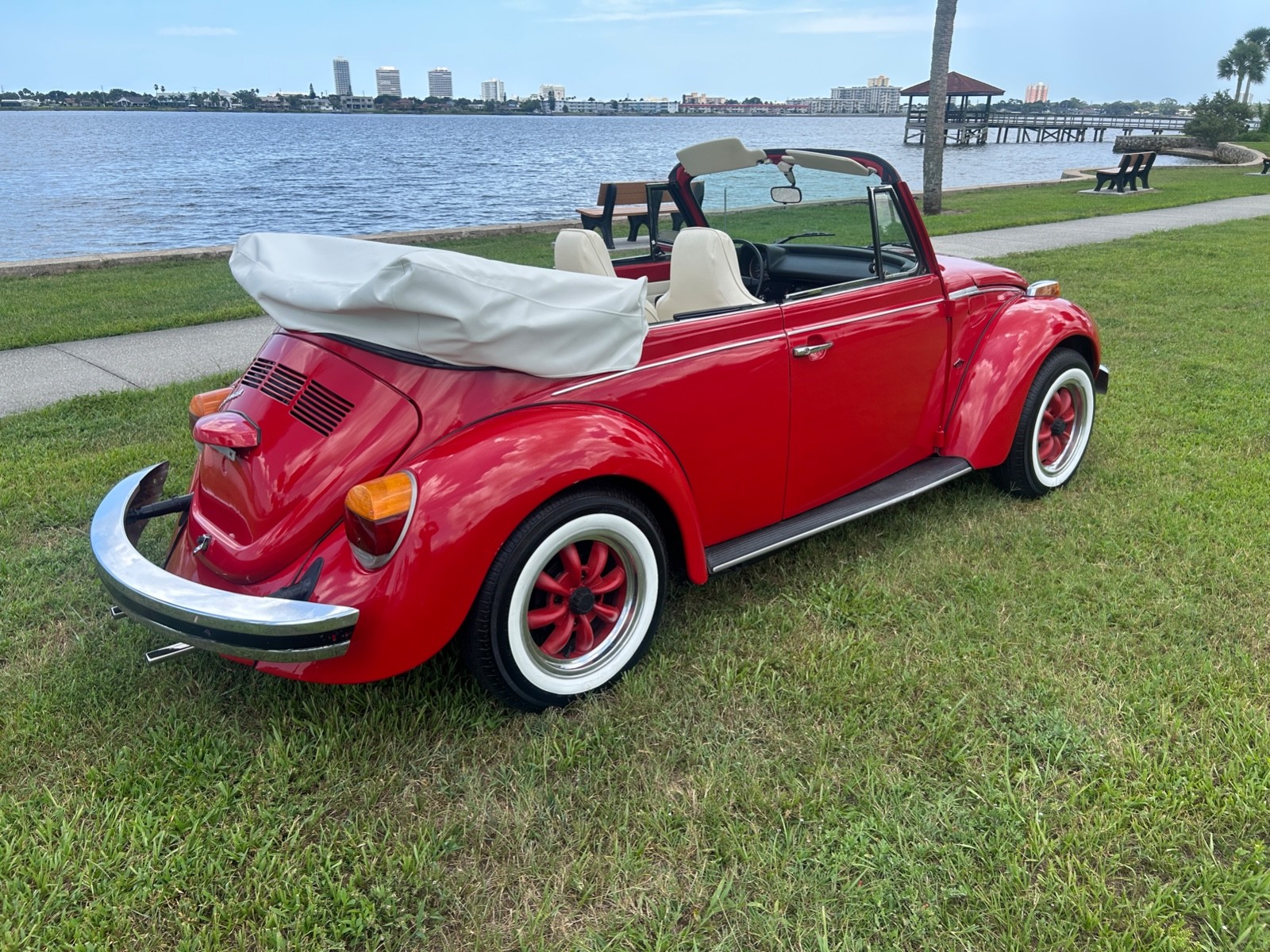 Volkswagen-Beetle-Classic-1974-Convertible-5