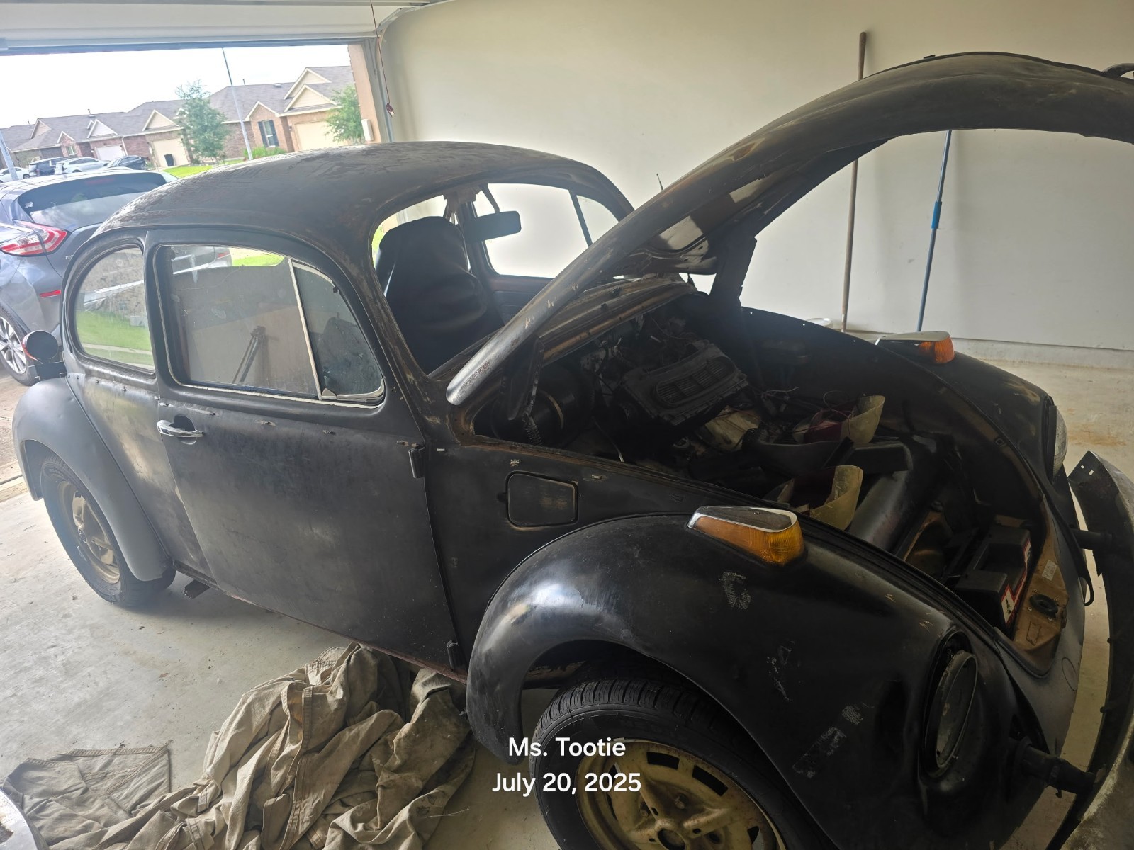 Volkswagen-Beetle-Classic-1974-Coupe-2