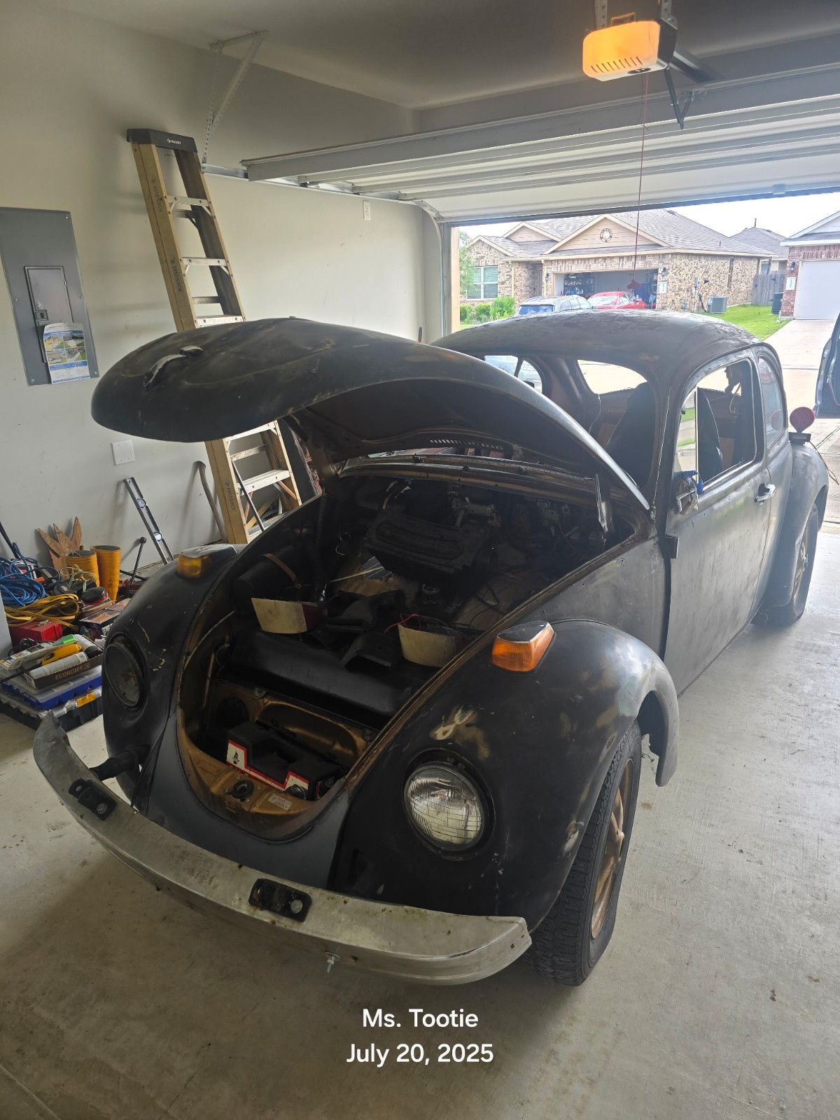 Volkswagen-Beetle-Classic-1974-Coupe-3