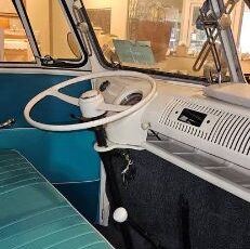 Volkswagen-Bus-1923-Custom-22