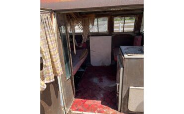 Volkswagen-Bus-1964-Tan-Red-13