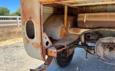 Volkswagen-Bus-1964-Tan-Red-16