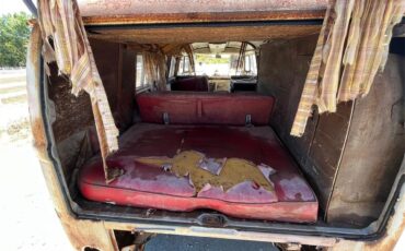 Volkswagen-Bus-1964-Tan-Red-17