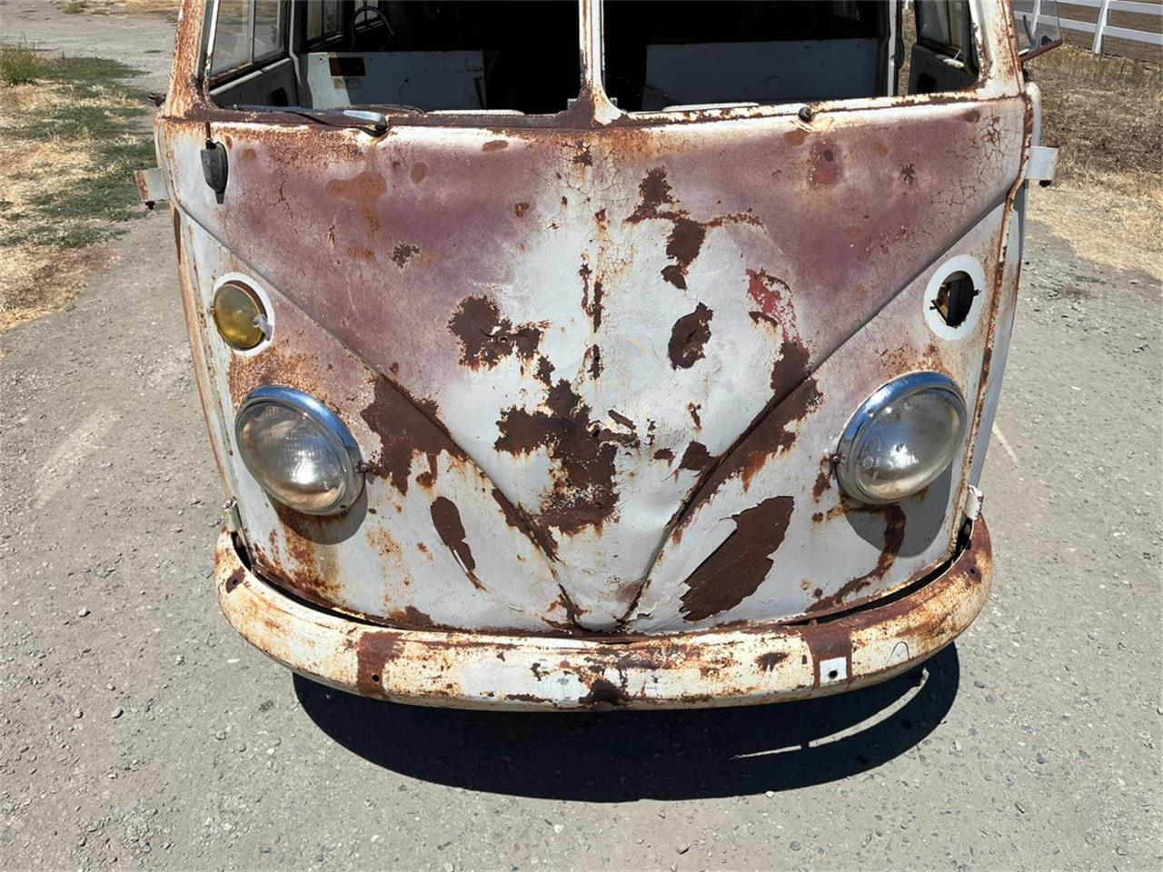 Volkswagen-Bus-1964-Tan-Red-22