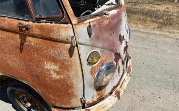 Volkswagen-Bus-1964-Tan-Red-23