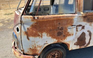 Volkswagen-Bus-1964-Tan-Red-25