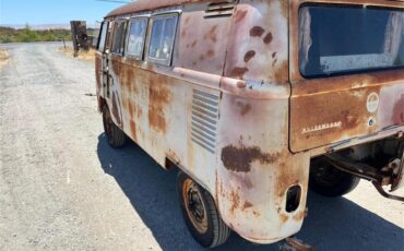 Volkswagen-Bus-1964-Tan-Red-28