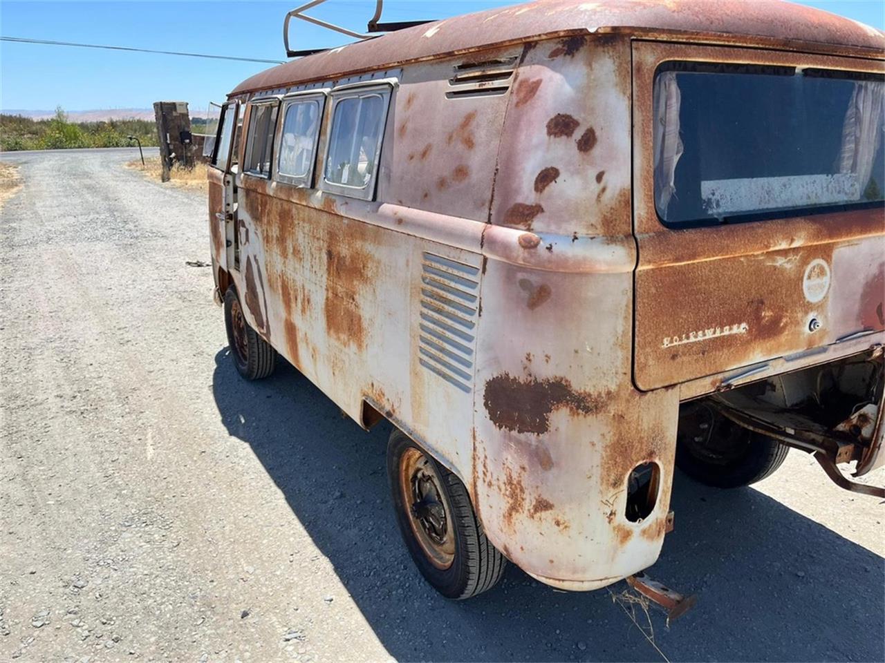 Volkswagen-Bus-1964-Tan-Red-28