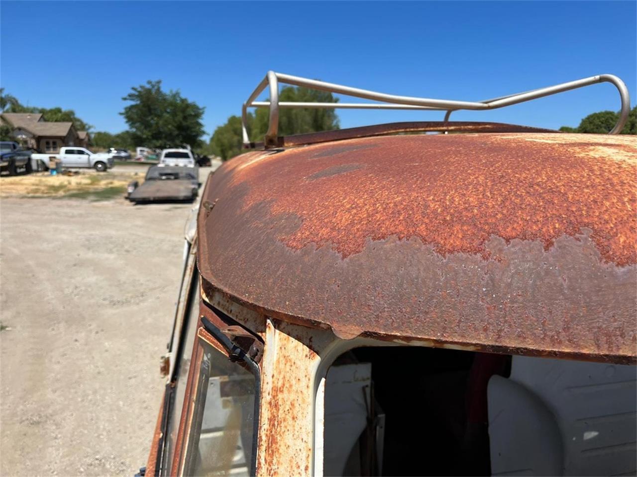 Volkswagen-Bus-1964-Tan-Red-3