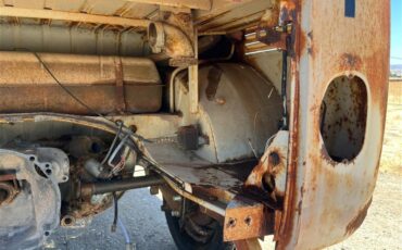Volkswagen-Bus-1964-Tan-Red-31