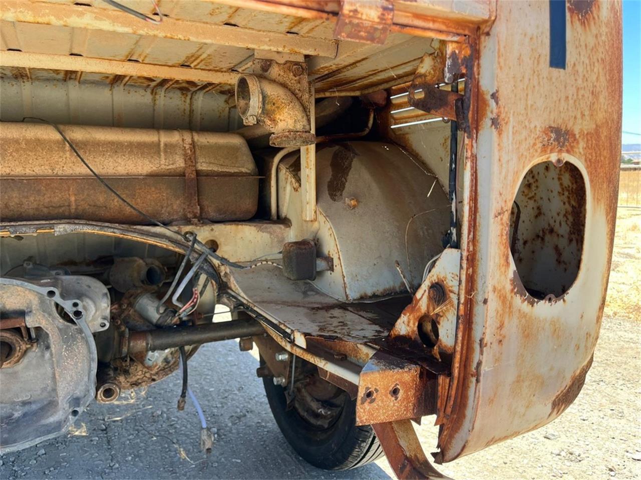 Volkswagen-Bus-1964-Tan-Red-31