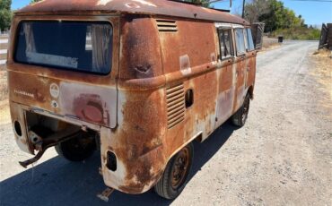 Volkswagen-Bus-1964-Tan-Red-35