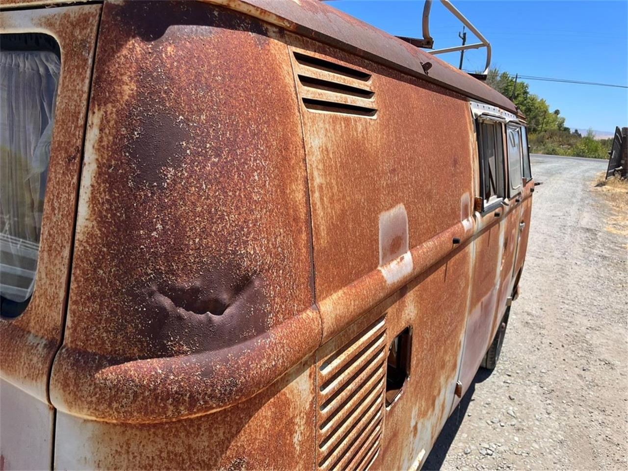 Volkswagen-Bus-1964-Tan-Red-36