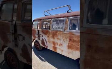 Volkswagen-Bus-1964-Tan-Red