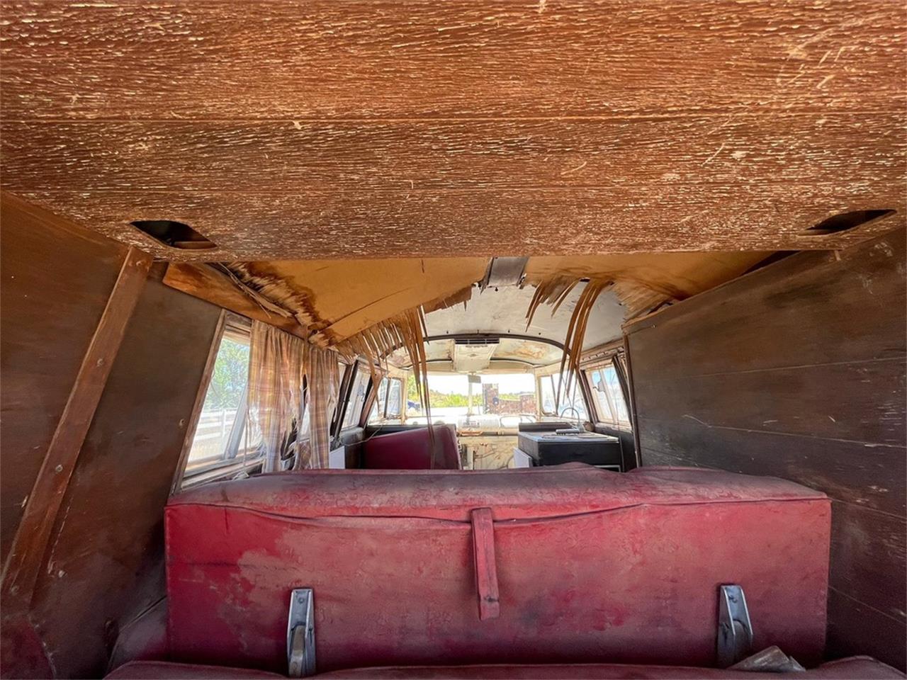 Volkswagen-Bus-1964-Tan-Red-47