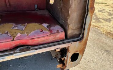 Volkswagen-Bus-1964-Tan-Red-48