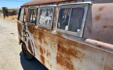 Volkswagen-Bus-1964-Tan-Red-52