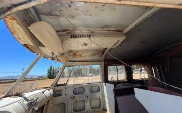Volkswagen-Bus-1964-Tan-Red-54