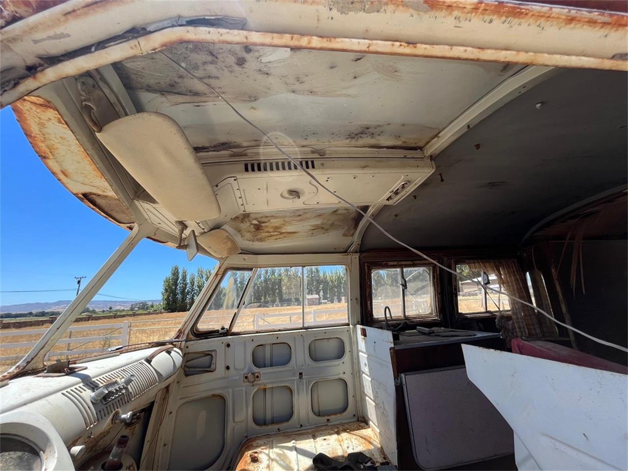 Volkswagen-Bus-1964-Tan-Red-54