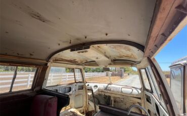 Volkswagen-Bus-1964-Tan-Red-8
