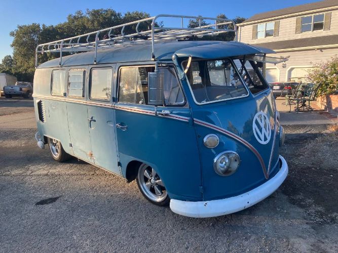 Volkswagen-Bus-1966-Blue-Patina-2