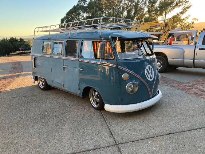 Volkswagen-Bus-1966-Blue-Patina-3