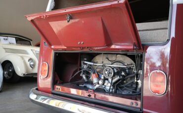 Volkswagen-Bus-1967-Red-Saddle-32