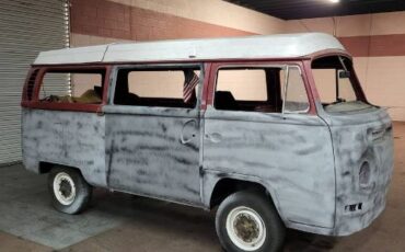 Volkswagen-Bus-1969