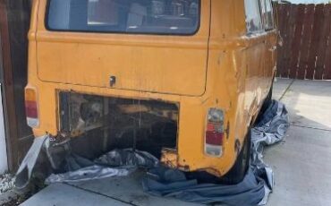 Volkswagen-Bus-1979-Yellow-1