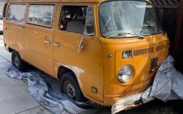 Volkswagen-Bus-1979-Yellow