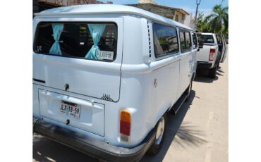 Volkswagen-Bus-1990-Blue-Gray-2