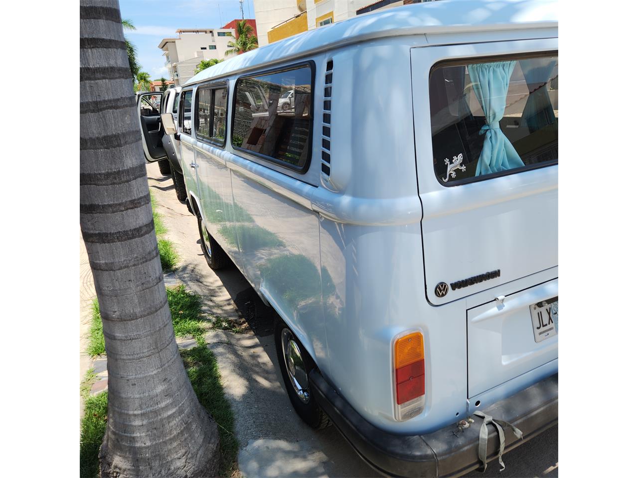 Volkswagen-Bus-1990-Blue-Gray-3