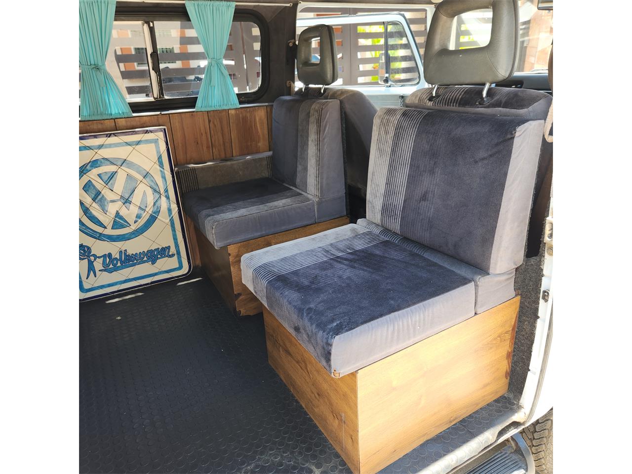 Volkswagen-Bus-1990-Blue-Gray-7