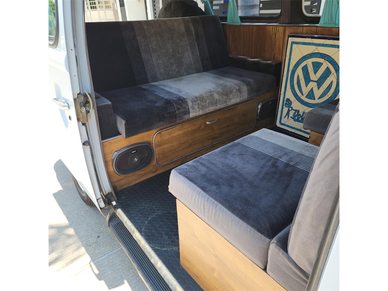 Volkswagen-Bus-1990-Blue-Gray-8