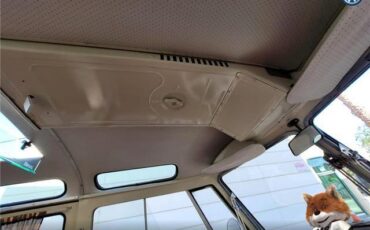 Volkswagen-Bus-23-Window-1974-VanMinivan-24