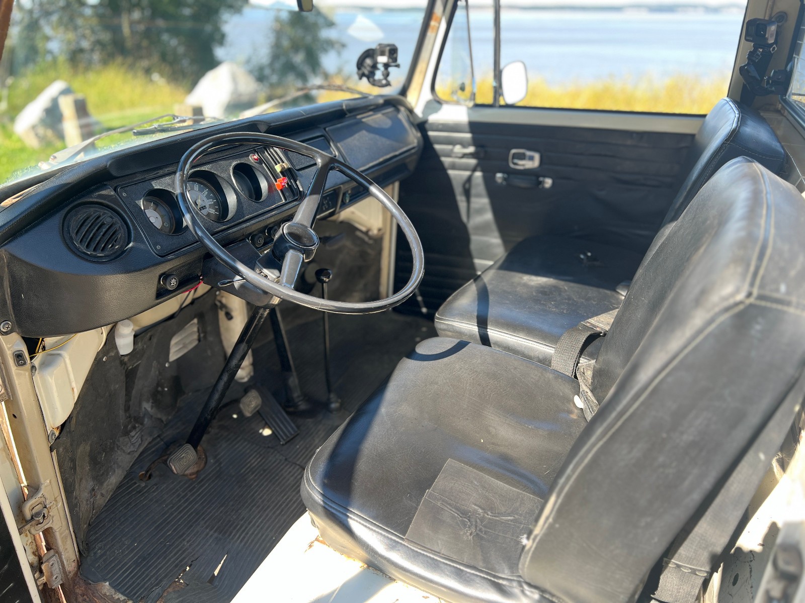 Volkswagen-BusVanagon-1969-Crew-Cab-Pickup-10