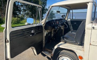 Volkswagen-BusVanagon-1969-Crew-Cab-Pickup-9