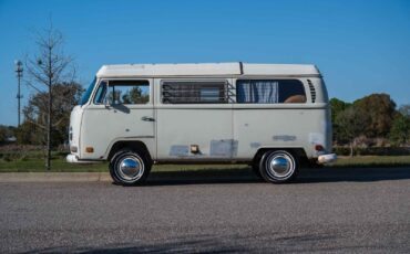Volkswagen-BusVanagon-1970-Bus-1
