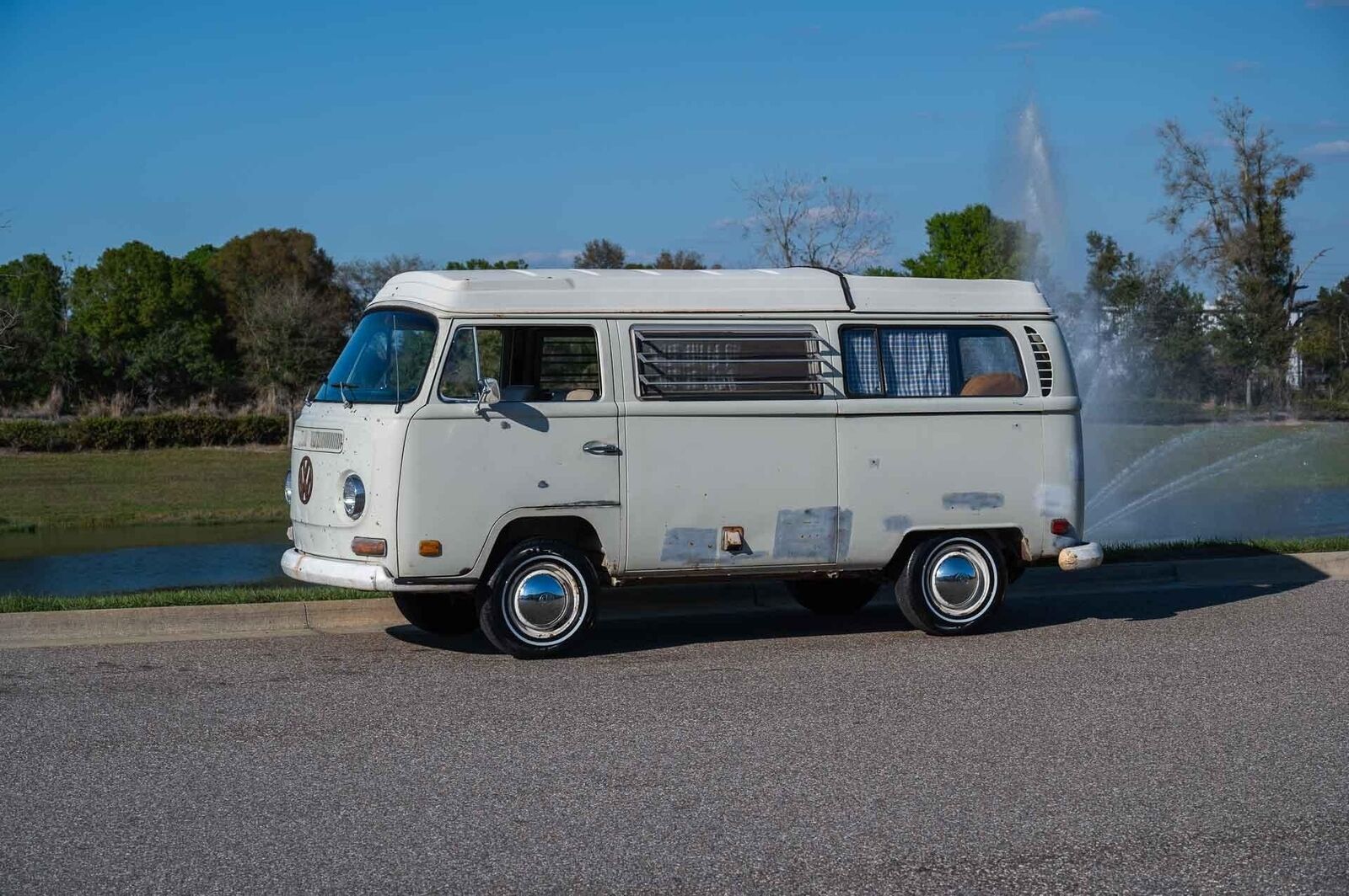 Volkswagen-BusVanagon-1970-Bus-15