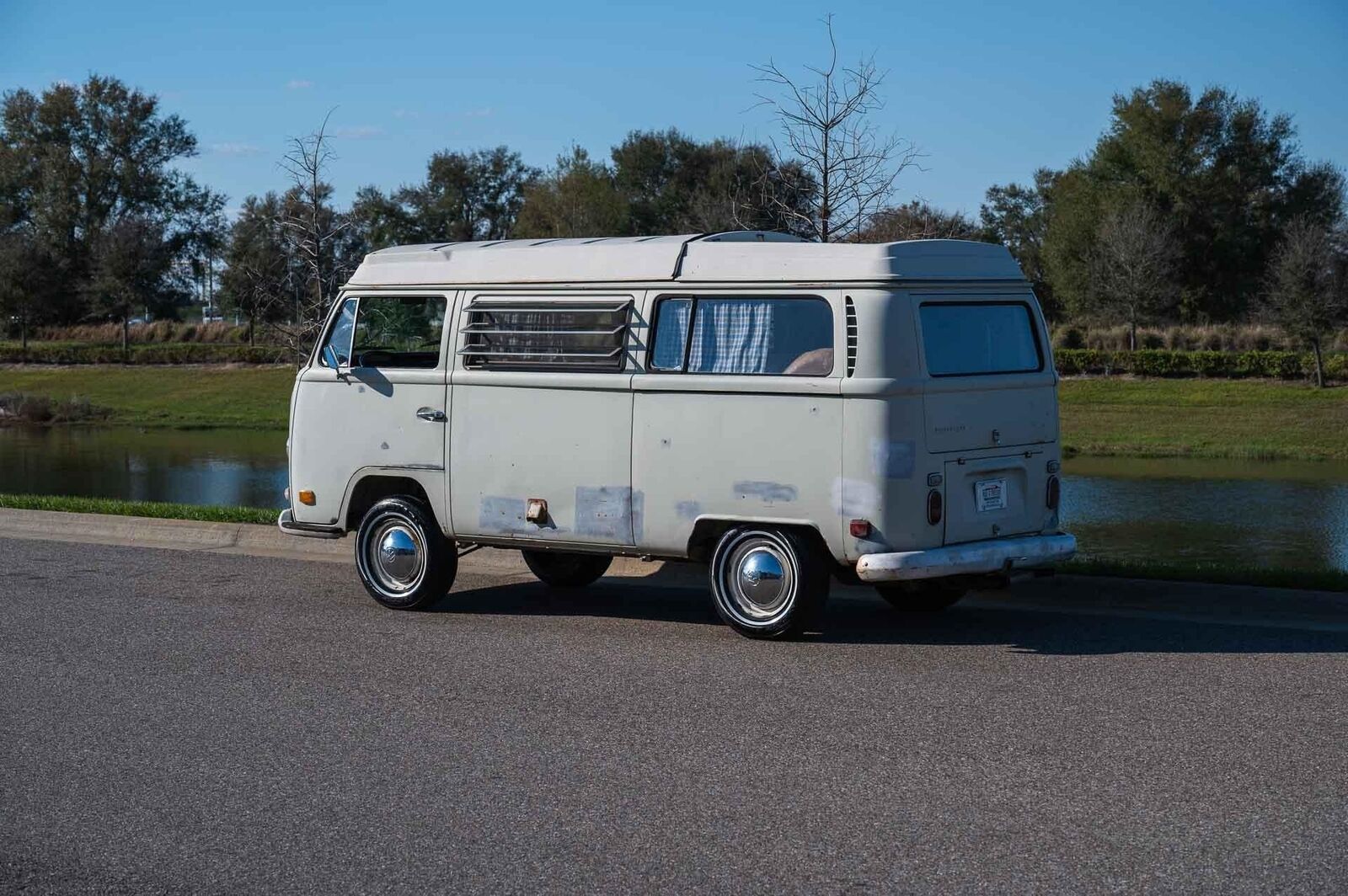 Volkswagen-BusVanagon-1970-Bus-18