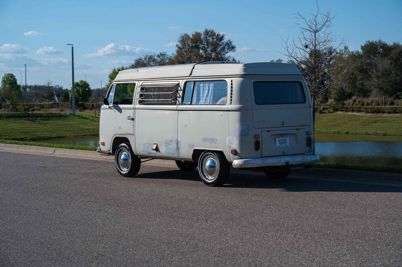 Volkswagen-BusVanagon-1970-Bus-3