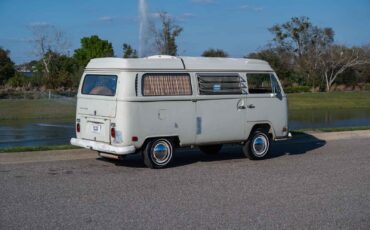 Volkswagen-BusVanagon-1970-Bus-31