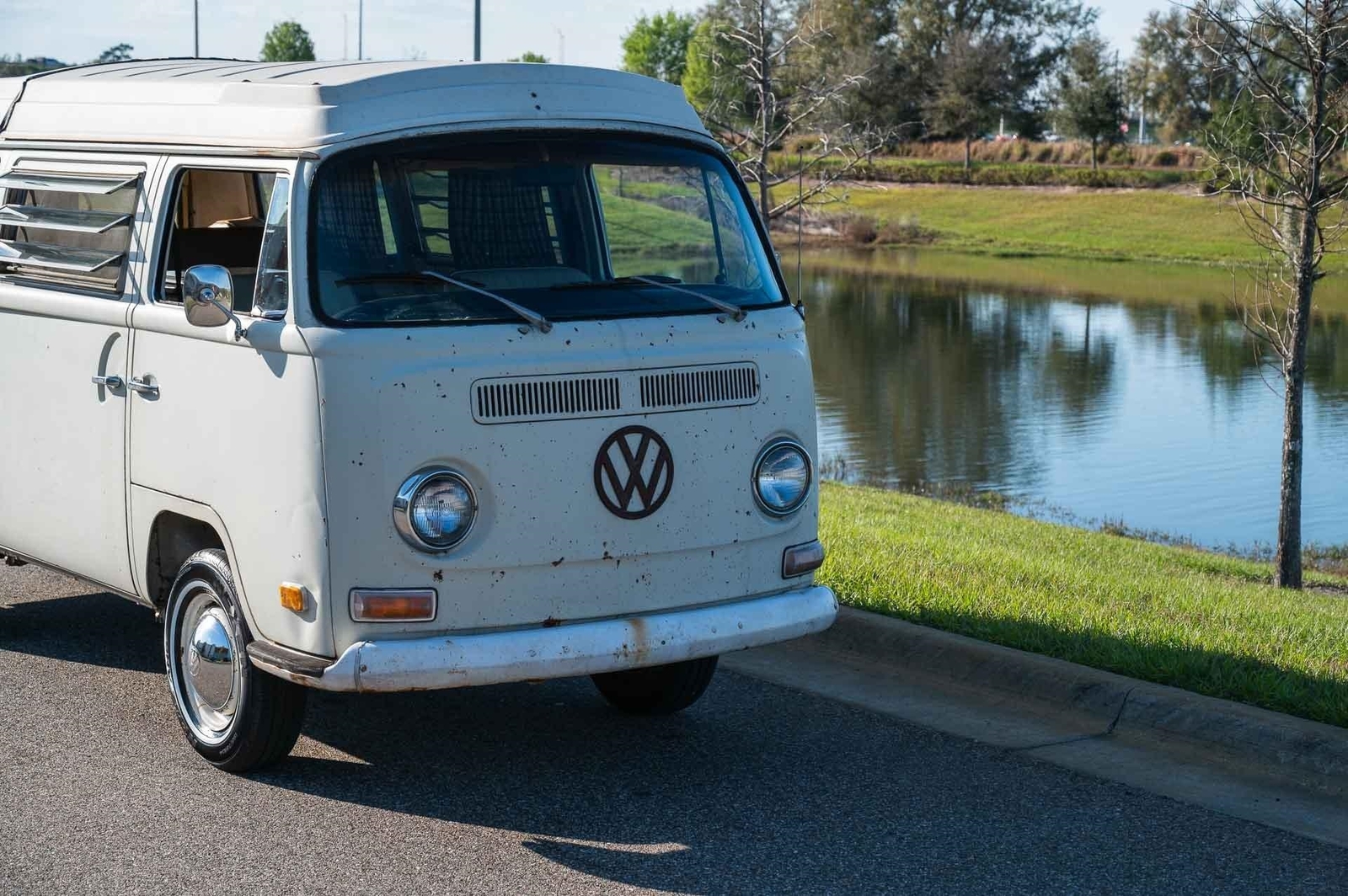 Volkswagen-BusVanagon-1970-Bus-36